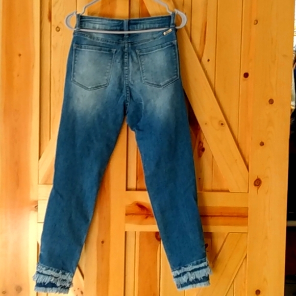 Kancans - Picture 2 of 2